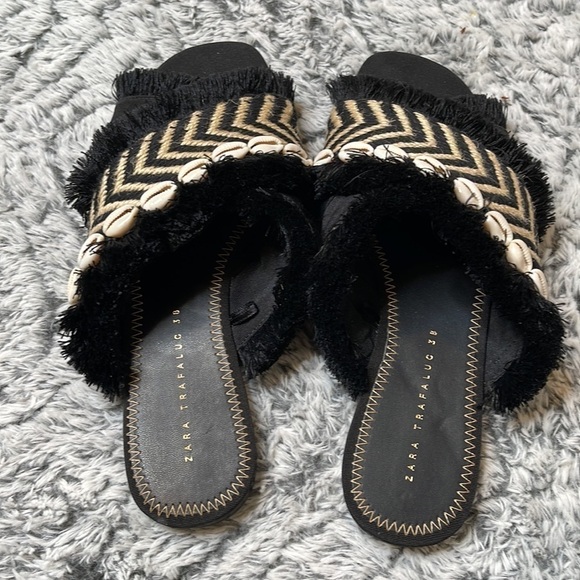 Zara Frayed Seashell Slides size 38 US 7.5 - Picture 7 of 9